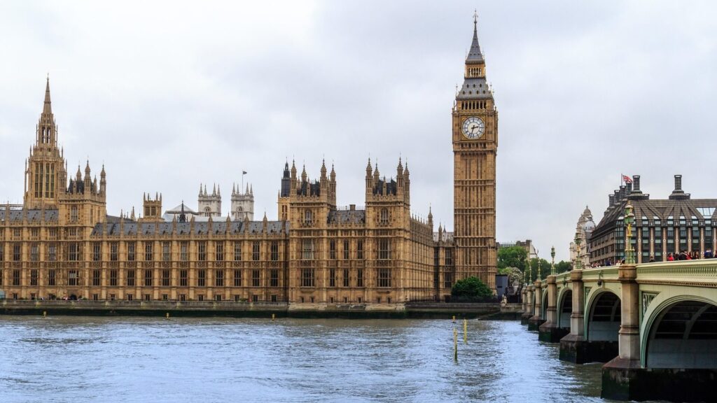 Iconic view of Big Ben and Westminster Bridge in London at sunset – a signature stop on Bespoke England Tours' private, luxury sightseeing experiences